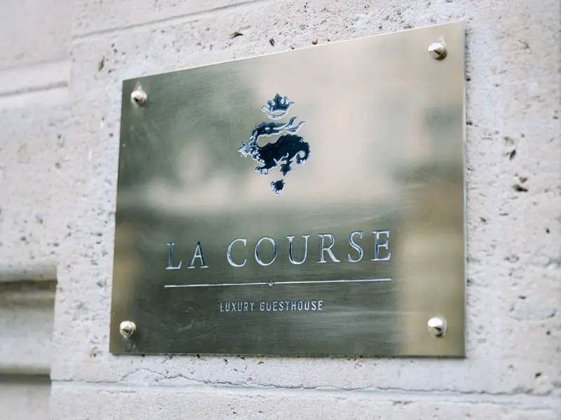 hôtel la course