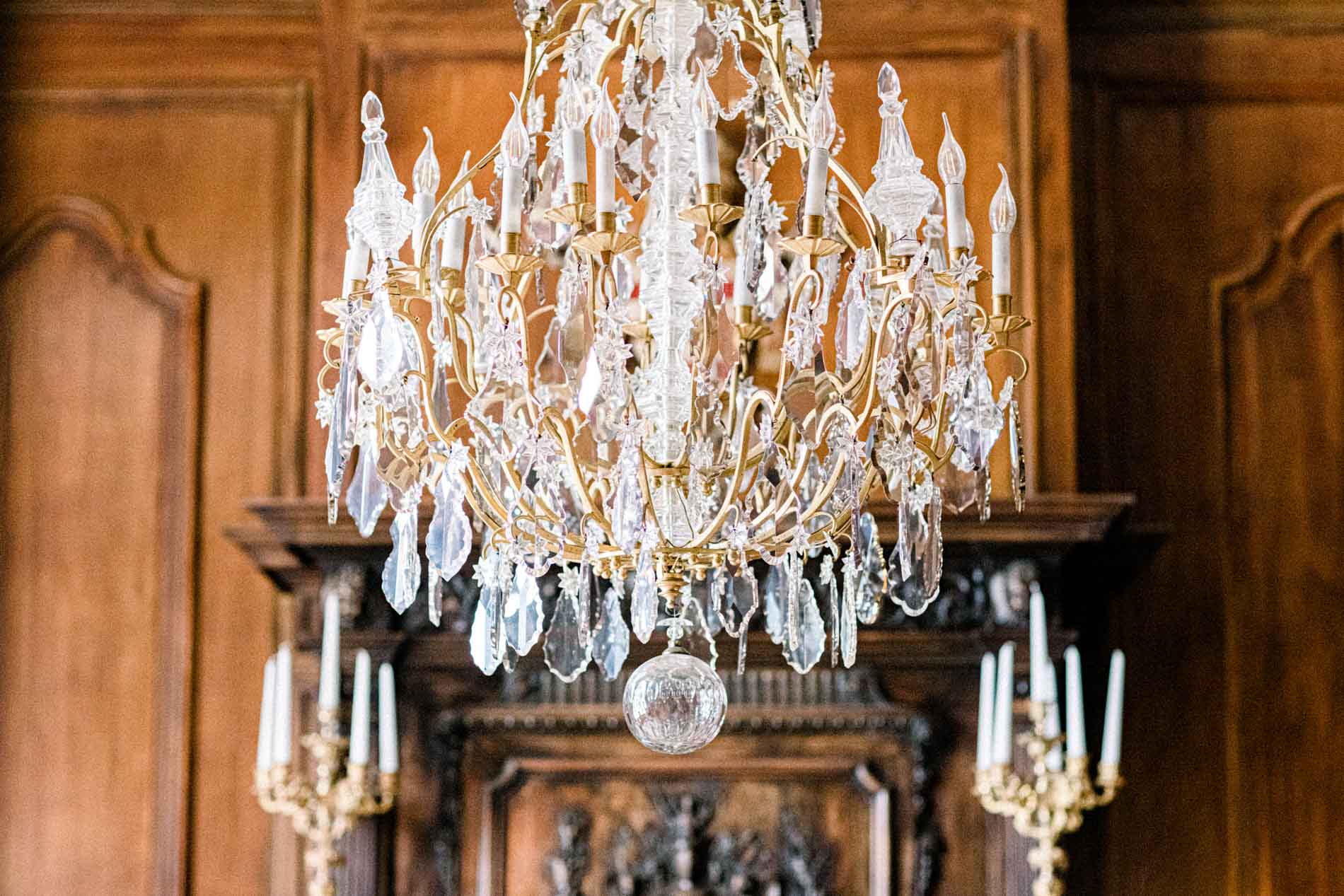 lustre chateau pape clement