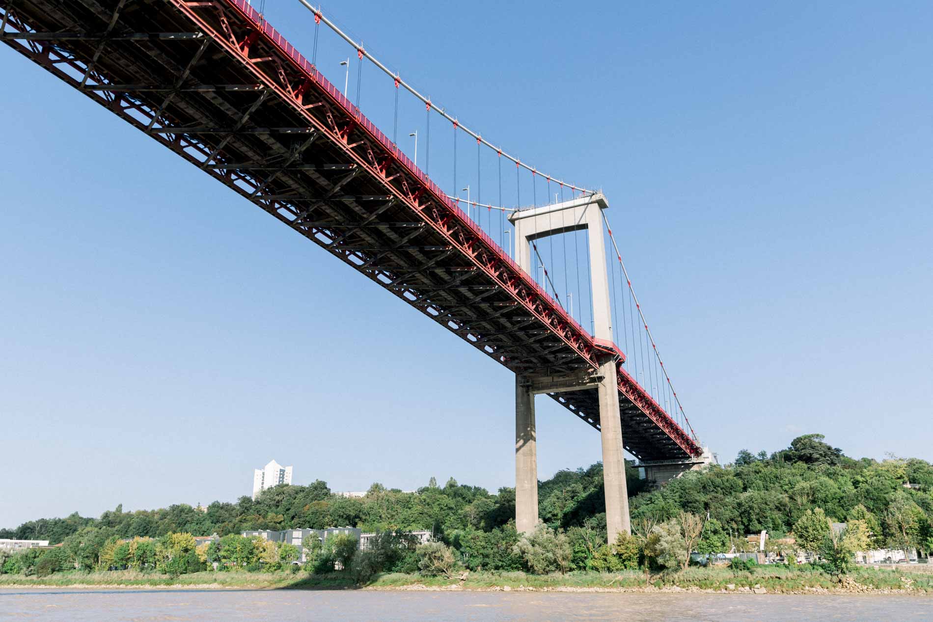 pont d'aquitaine vu de la Garonne