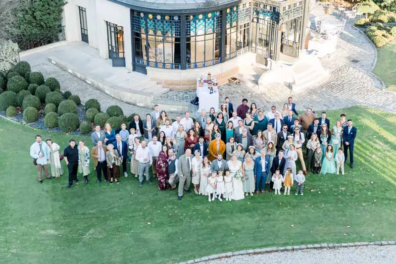 photo de groupe vue du ciel mariage