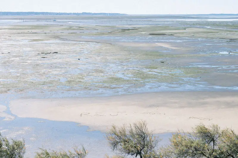 bassin dessin sur le sable