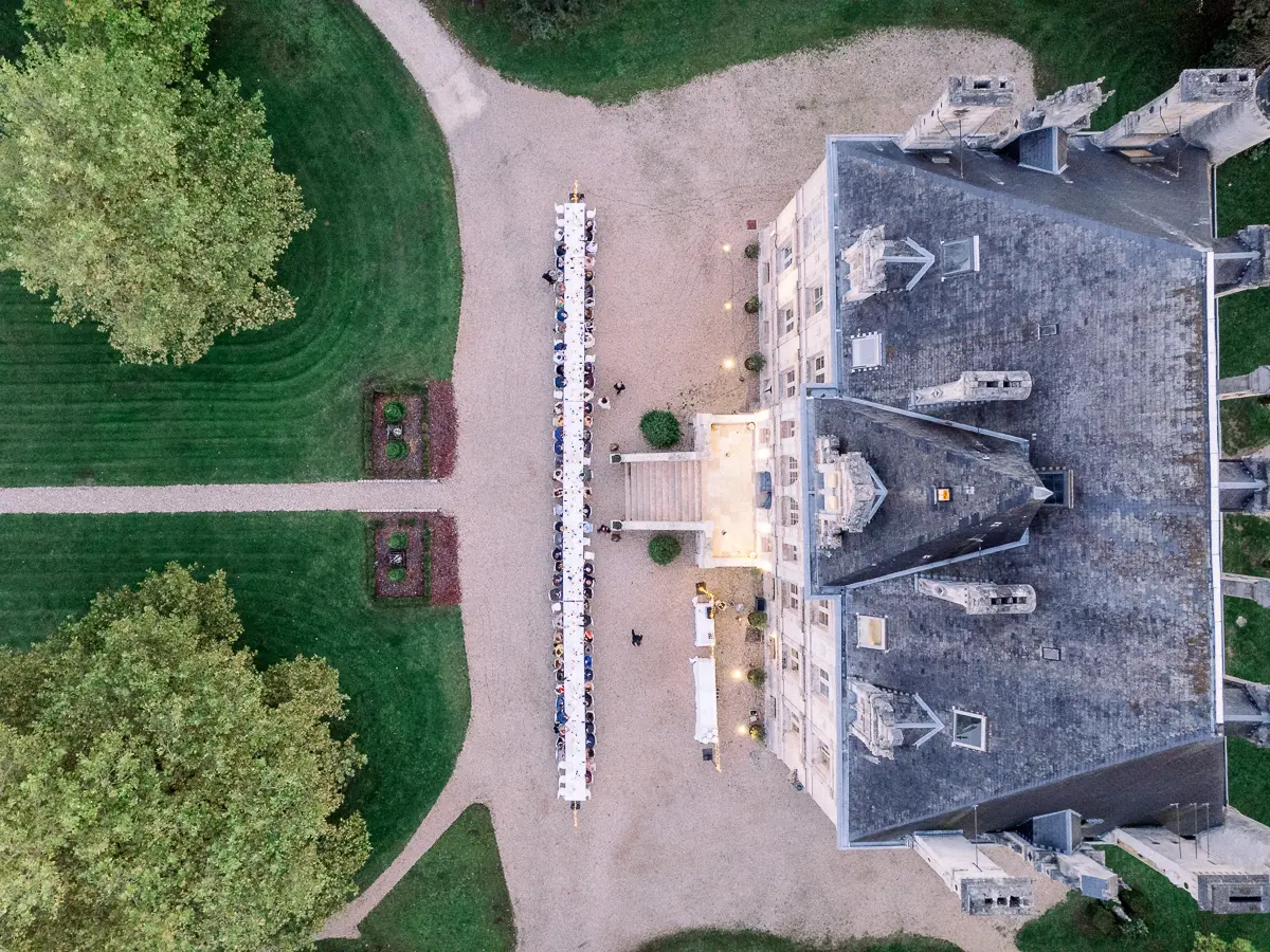 Mariage au Château de La Valouze en Dordogne – réception vue aérienne