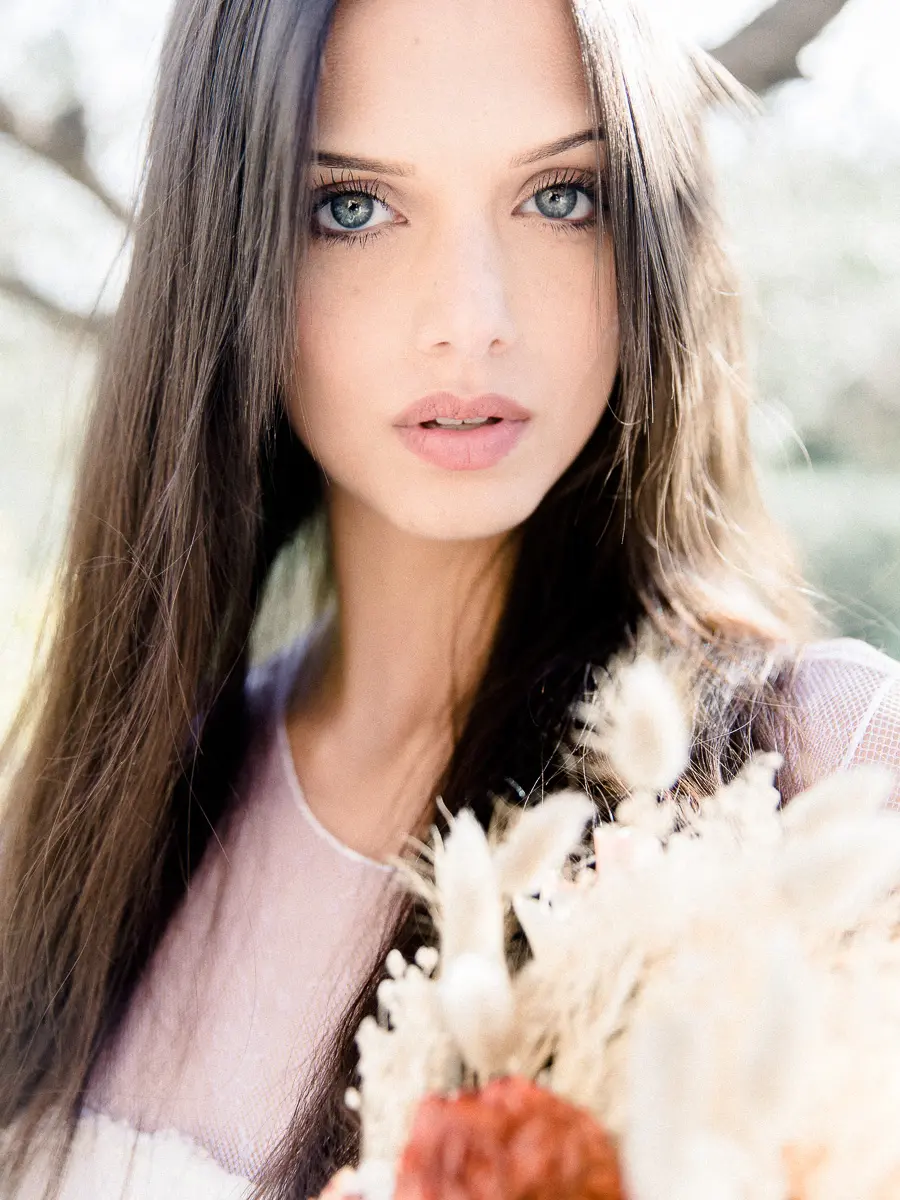 Female portrait in natural light – editorial photography inspiration