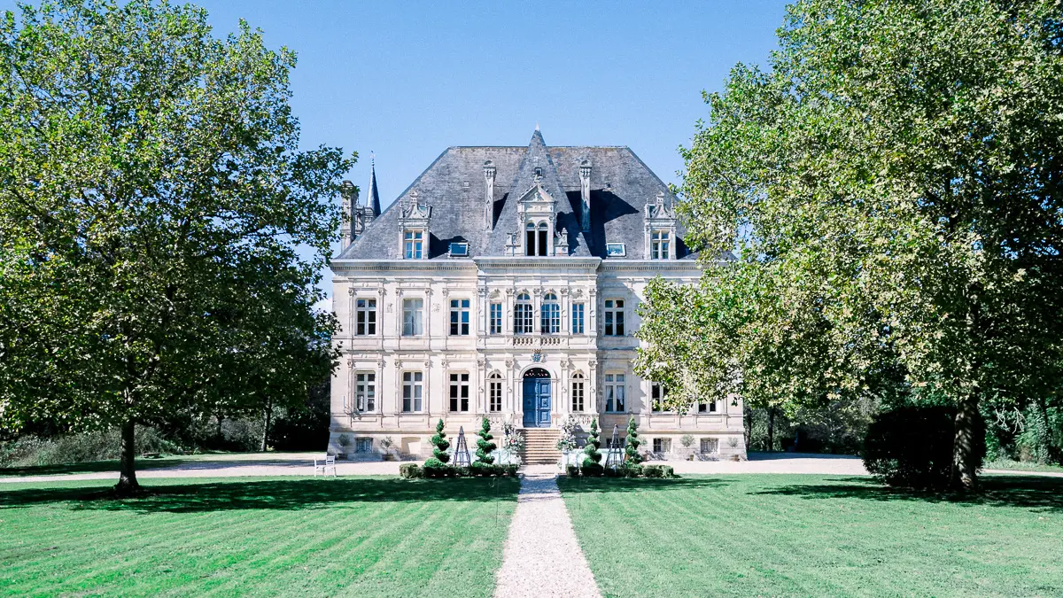 Château de la Valouze in Dordogne, elegant wedding venue in France